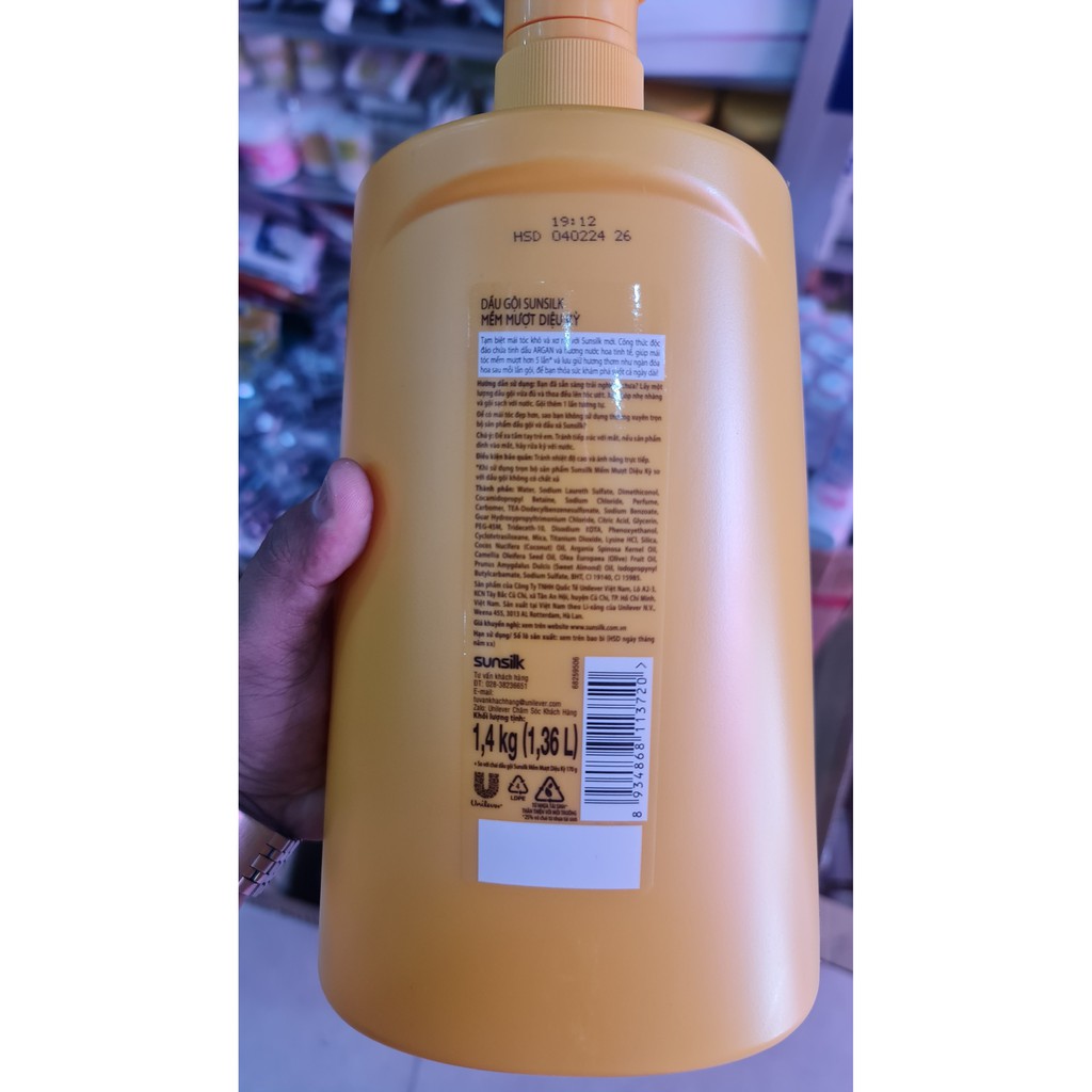 Dầu gội SUNSILK 1kg4  tiện dụng mềm mượt diệu kì - óng mượt rạng ngời cải thiện khô xơ, tóc hư tổn.