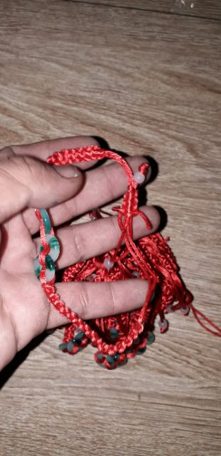 Vòng tay 3 đồng tiền may mắn bằng đá rất đẹp