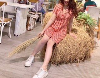 Đầm caro cổ vest