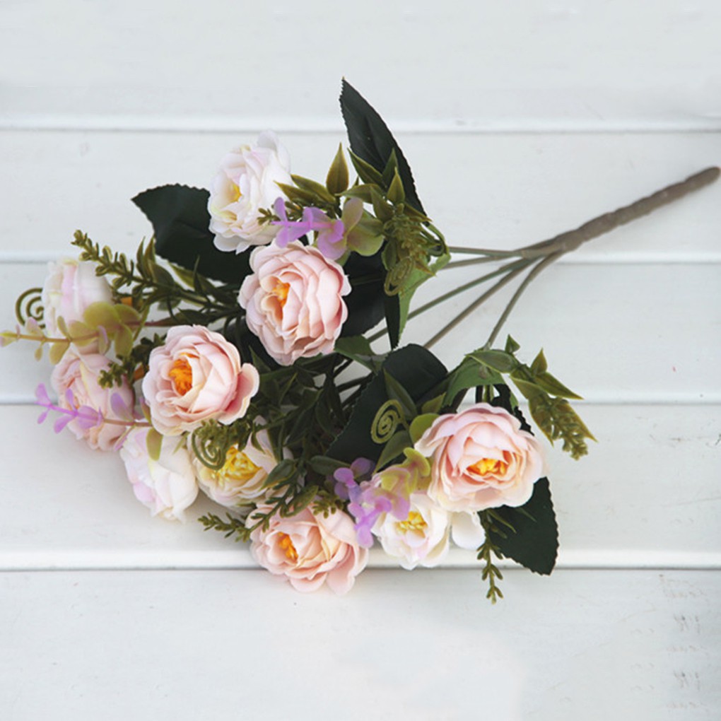 Bó hoa hồng giả trang trí tiệc trà