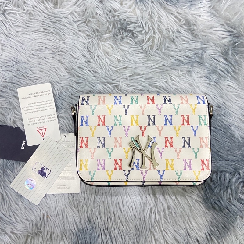 TÚI MLB ĐEO CHÉO TRƠN MONOGRAM IN CHÌM