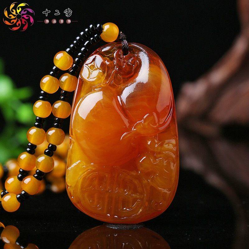 Vòng cổ mặt đá hổ phách hình giọt nước chạm khắc hình ong phong cách cổ điển thời trang cho nam và nữ