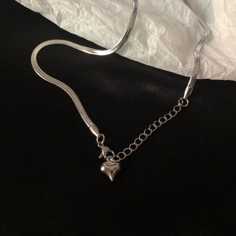 Dây chuyền ngắn dạng xương rắn bản rộng dẹt bằng thép titan cá tính 22415