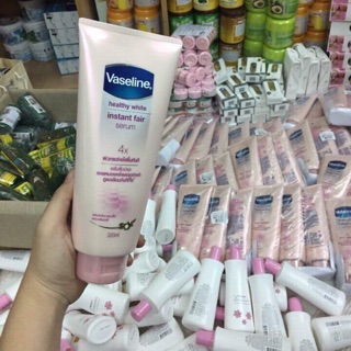 Sữa Dưỡng Thể Trắng Da Vaseline 4X