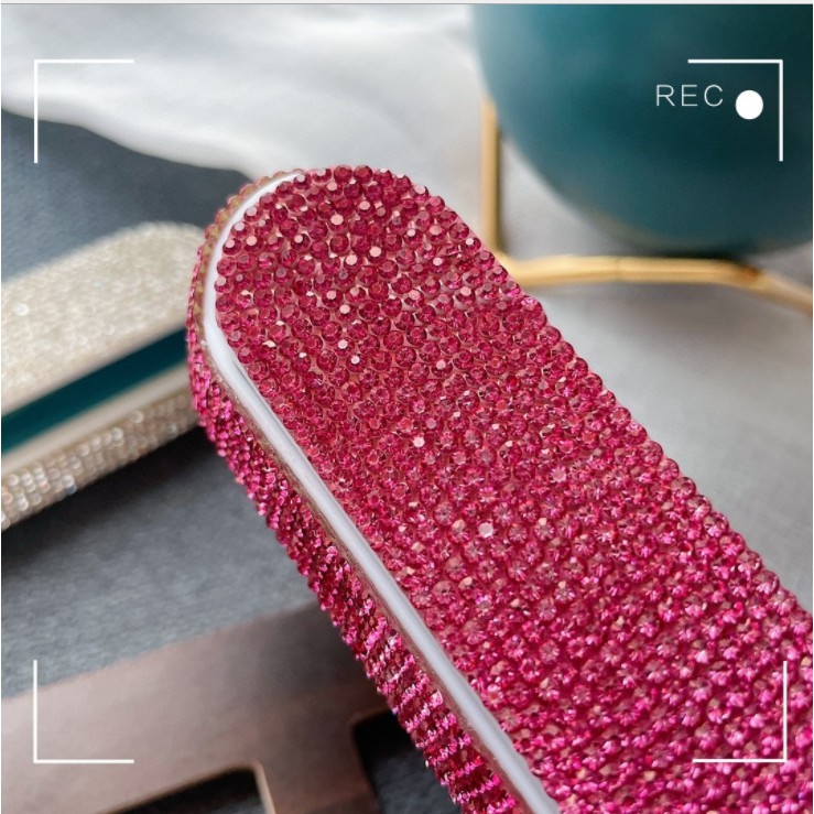 Bảng số điện thoại đính kim cương giả ấn tượng độc đáo