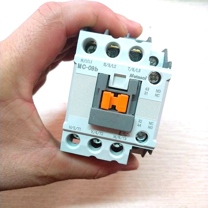 Khởi Động Từ LS MC 9A 220V