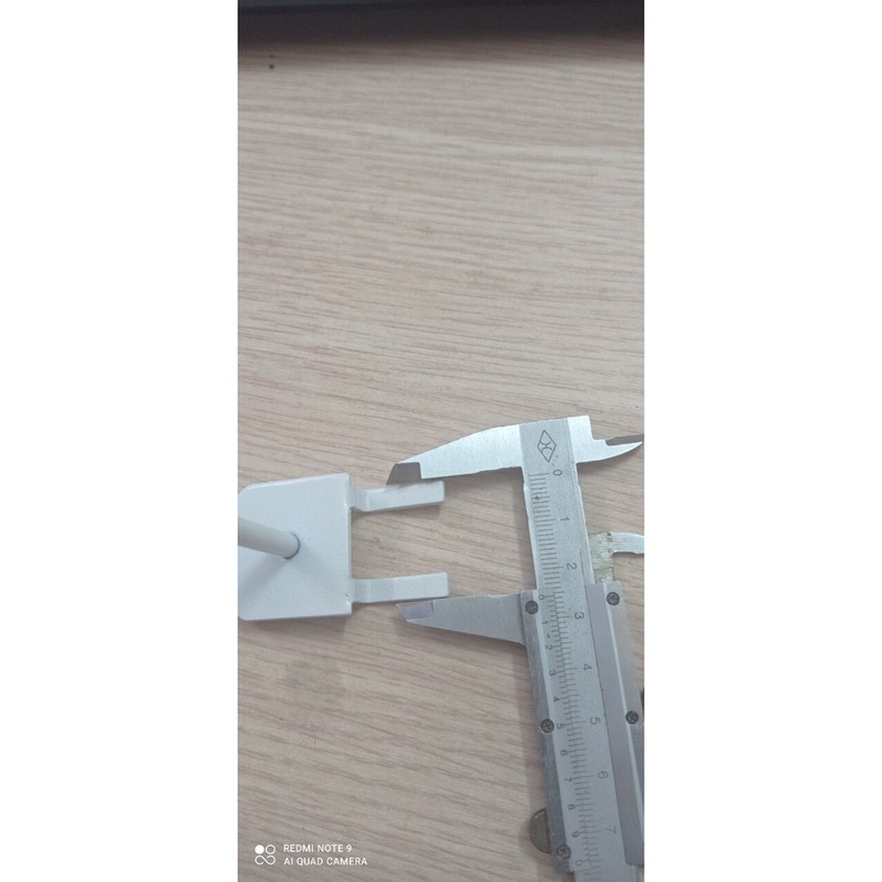 1 set 10 móc treo phụ kiện cài tôn thép đục lỗ tròn 10li, bạn nhớ đo lỗ khi chọn móc treo có quy cách như hình