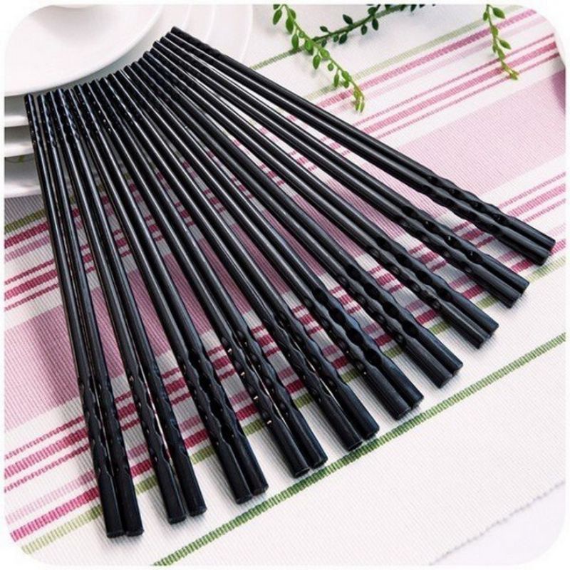 Vỉ 10 đôi đũa phíp nhựa đen kháng khuẩn melamin