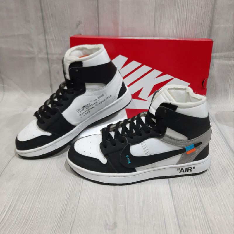 Off-White Giày Air Jordan 1 Low X Dior Is Extremely Detailed Với 3 Cặp Dây Giày