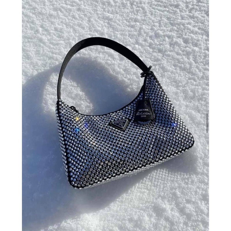 Túi kẹp nách prada size23cm fullbox đá sáng đẹp chẩn auth