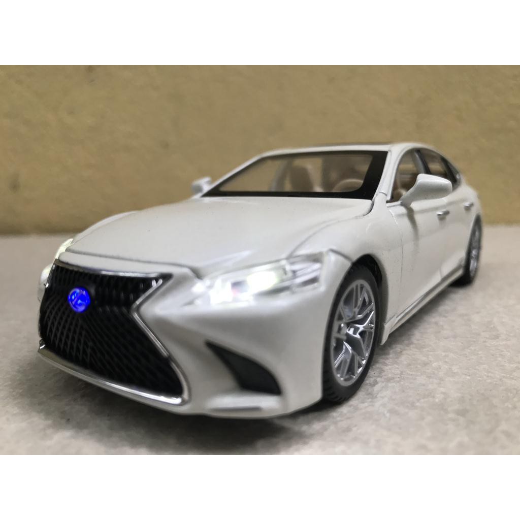 Mô hình xe ô tô LEXUS LS500h - 1:32
