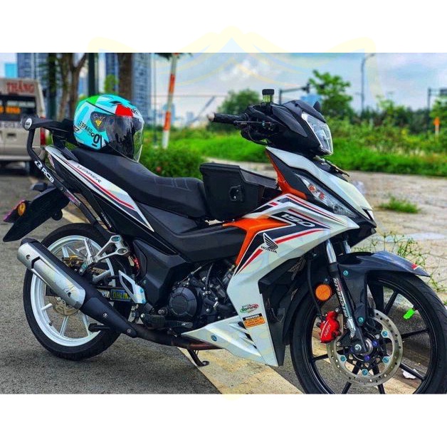 ( Quí khách vui lòng mang ra tiệm cho thợ dán ) Tem winner 2018 trắng