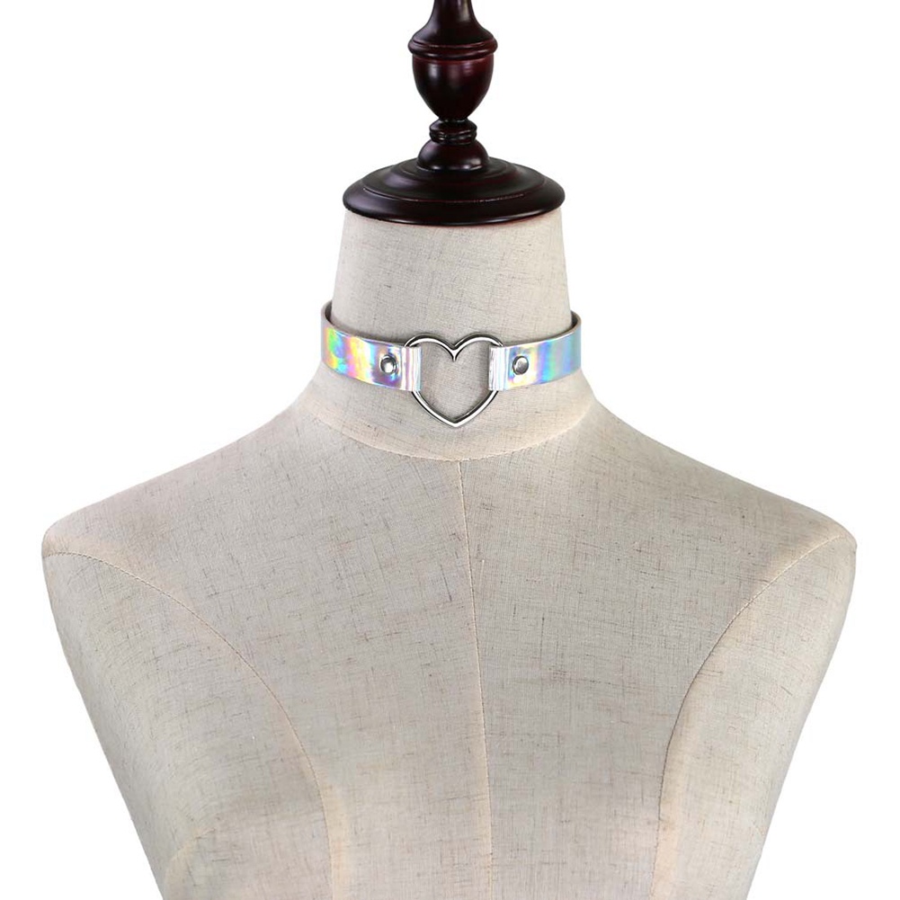 Vòng Cổ Choker Da Nhân Tạo Màu Hologram Mặt Trái Tim Kim Loại Cho Nữ