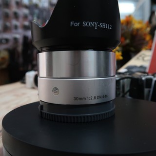 Mua Ống kính Sigma 30f2.8 ART cho máy ảnh Sony crop