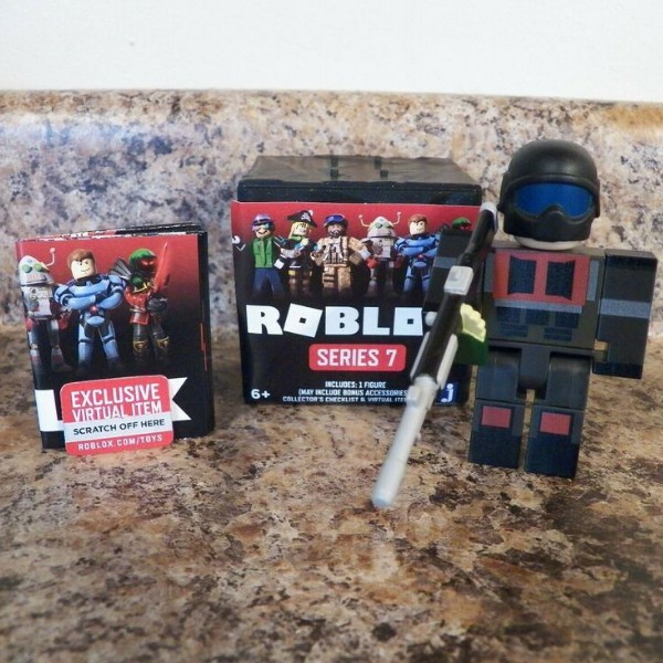 Hộp Roblox Toy Box Series 7 Chính Hãng Có Code Hộp Ngẫu Nhiên
