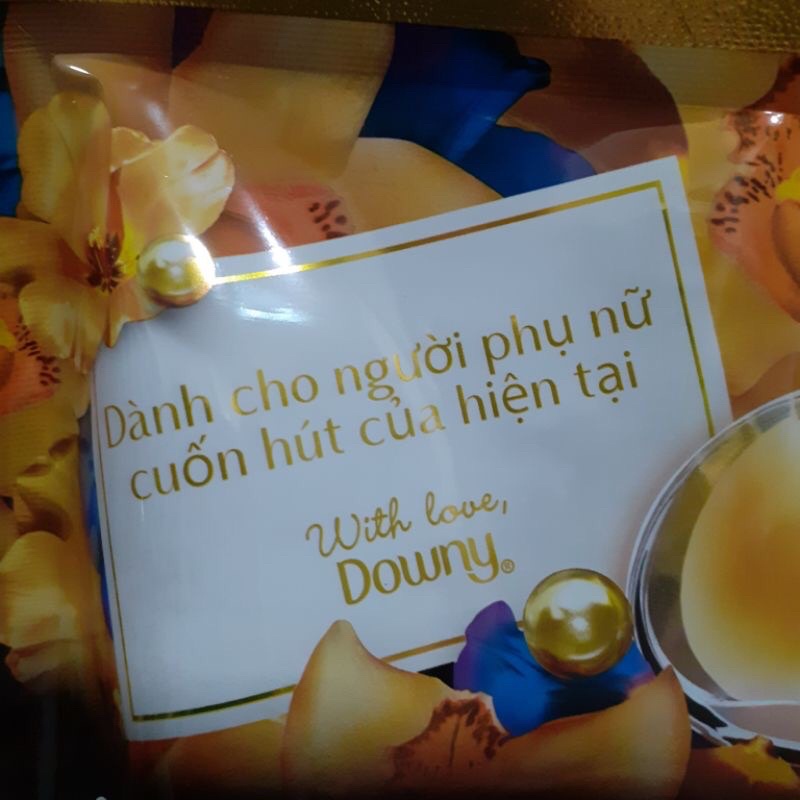 NƯỚC XẢ VẢI DOWNY CUỐN HÚT 2,2l