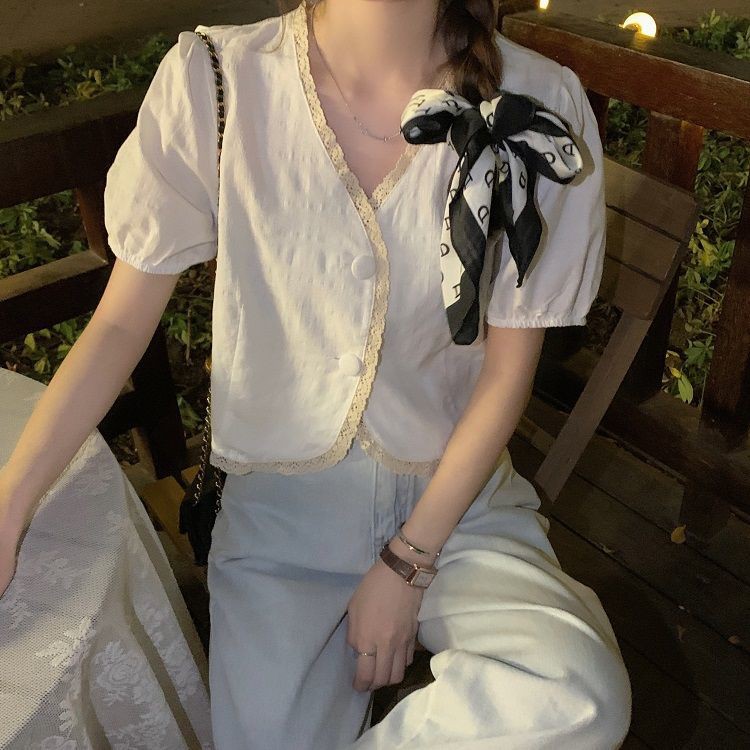 Áo kiểu tay ngắn cổ V phối viền ren thời trang thanh lịch cho nữ | BigBuy360 - bigbuy360.vn