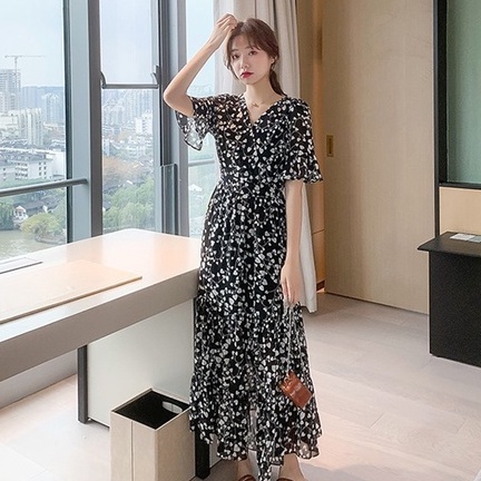 Váy đuôi cá nữ, tay bèo , xuất xứ Quảng Châu, màu đen váy dài qua gối cổ chữ v