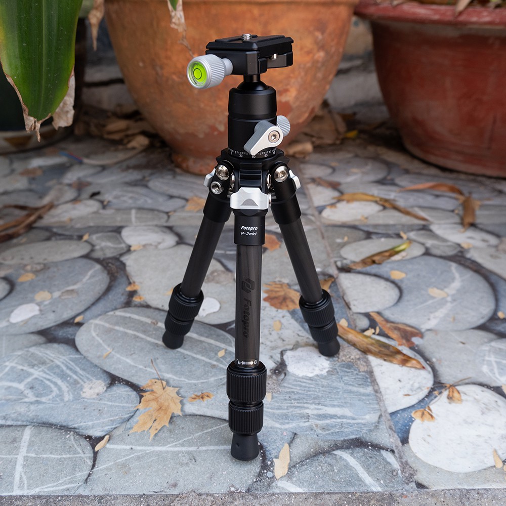 Tripod Fotopro P-2 MINI CARBON, chân máy ảnh chuyên nghiệp cho vlogger, blogger, nhiếp ảnh gia chụp sản phẩm tải 5kg