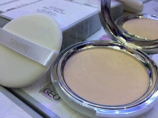 Phấn phủ siêu mịn geo sempre happy & please pact