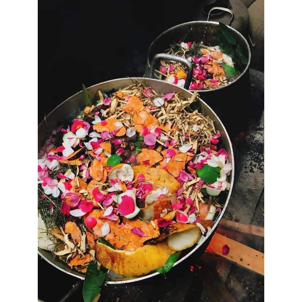 Bộ đôi Dầu Gội Bồ Kết + Dầu Xả Argan & Dừa phát huy tác dụng cao nhất với tóc, giúp tóc ngày càng chắc khỏe và suôn mượt | BigBuy360 - bigbuy360.vn