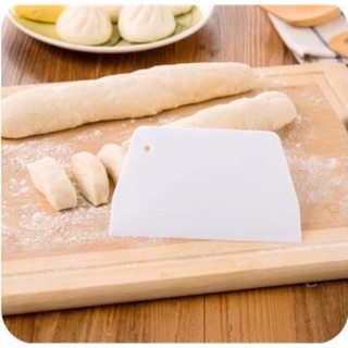 Miếng Cắt Vét Bột Nhựa Hình Vuông