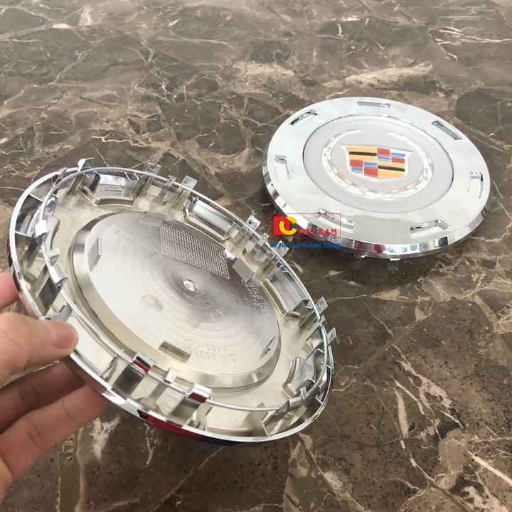 01 Logo chụp mâm, ốp lazang bánh xe ô tô Cadillac Escalade 2007-2014 MÃ K002 ( MÀU BẠC )