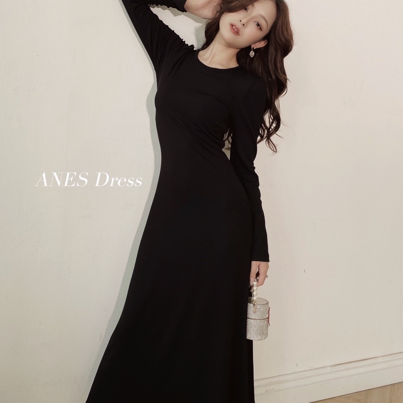 Váy len H.I.U ROOM body dáng dài dự tiệc thu đông, Anes dress cut out lưng sexy H.I.U design 2021. | BigBuy360 - bigbuy360.vn