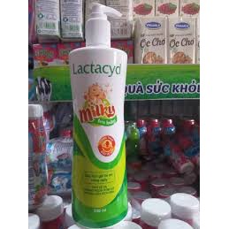 Tắm gội Lactacyd 500ml