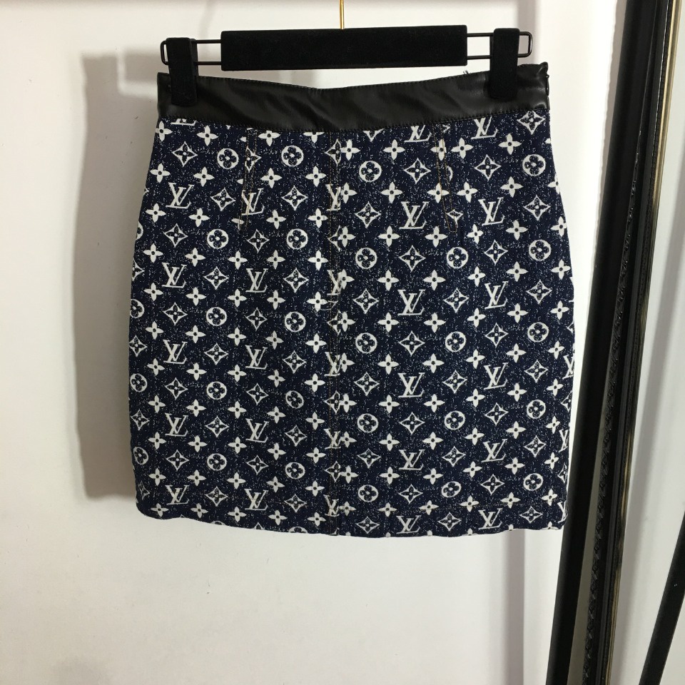 Chân váy nữ thời trang cao cấp Louis Vuitton LV phong cách quyến rũ, thu hút