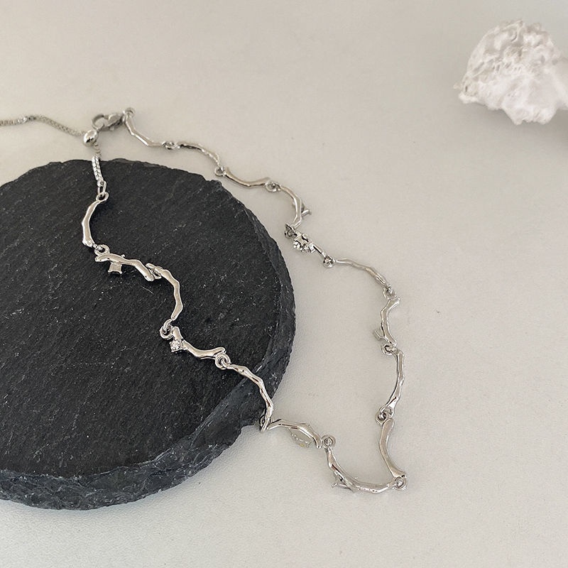 Vòng cổ họa tiết gợn sóng thời trang đơn giản 19A1179