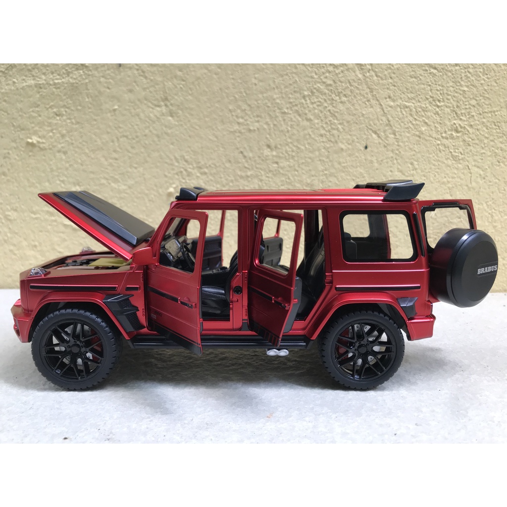 Mô hình xe Mercedes BRABUS G800 1:24