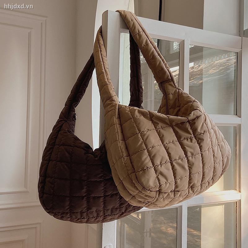 Túi đeo vai IELGY hình đám mây xếp ly sức chứa lớn thời trang cho nữ