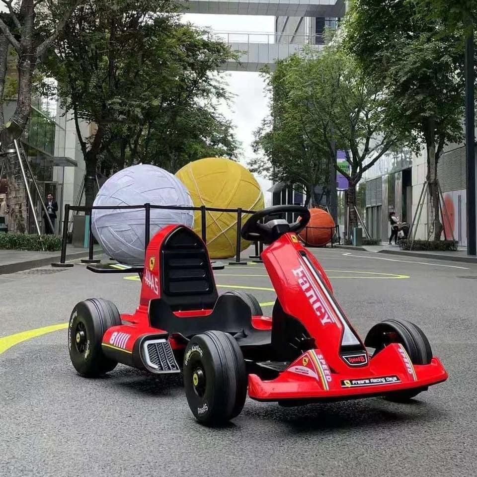 Ô tô điện trẻ em Baby-kid siêu xe kiểu dáng thể thao F1 Drift Car 2 động cơ lớn tải trọng 80kg