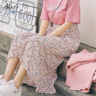 Set áo phông hồng chân váy hoa