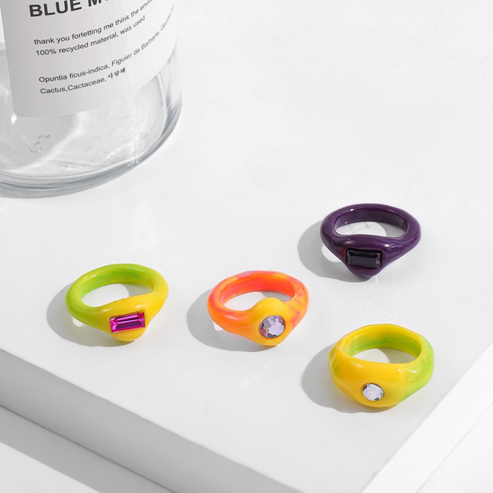 Bộ 4 Nhẫn Acrylic Họa Tiết Hình Học Màu Sắc Ngọt Ngào Thời Trang Hàn Quốc Cho Nữ