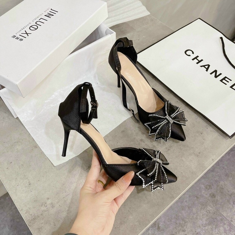 Sandal bít mũi đính nơ lưới gót 7cm