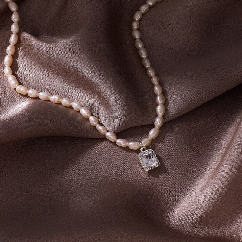 Dây chuyền hạt ngọc trai nhân tạo gạo 5ly mix mặt đá nhỏ