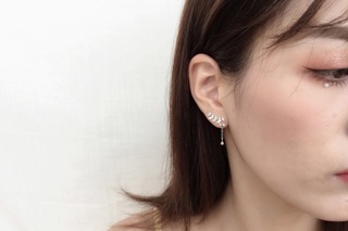 Khuyên đá cọc cạch dài