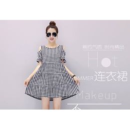 Váy Bầu Kẻ Caro Hở Vai