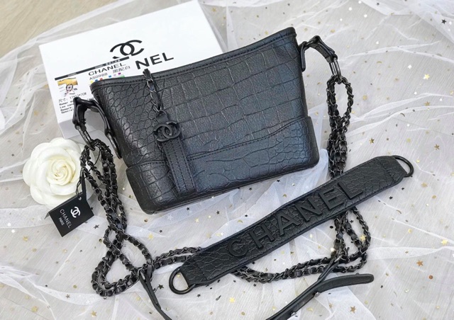 Túi X hobo da sần box nam châm | BigBuy360 - bigbuy360.vn