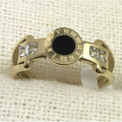 Nhẫn Nữ Mặt Tròn Khắc Số La Mã Titan Ko Đen TT 2861