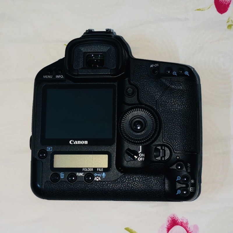 Máy ảnh Canon 1D Mark III sưu tầm, 6k shot | BigBuy360 - bigbuy360.vn