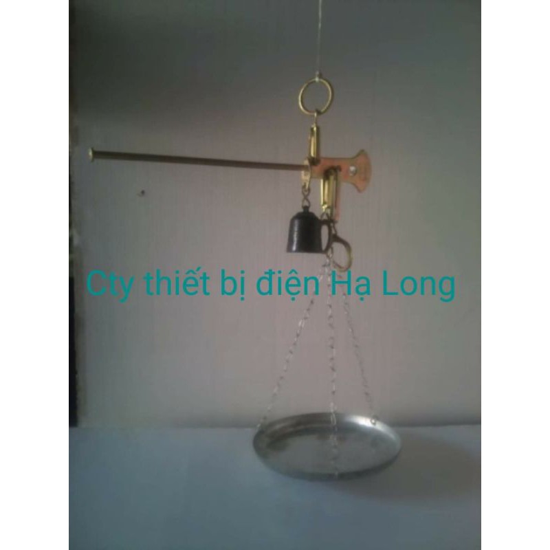 Cân thăng bằng - treo đòn ngang