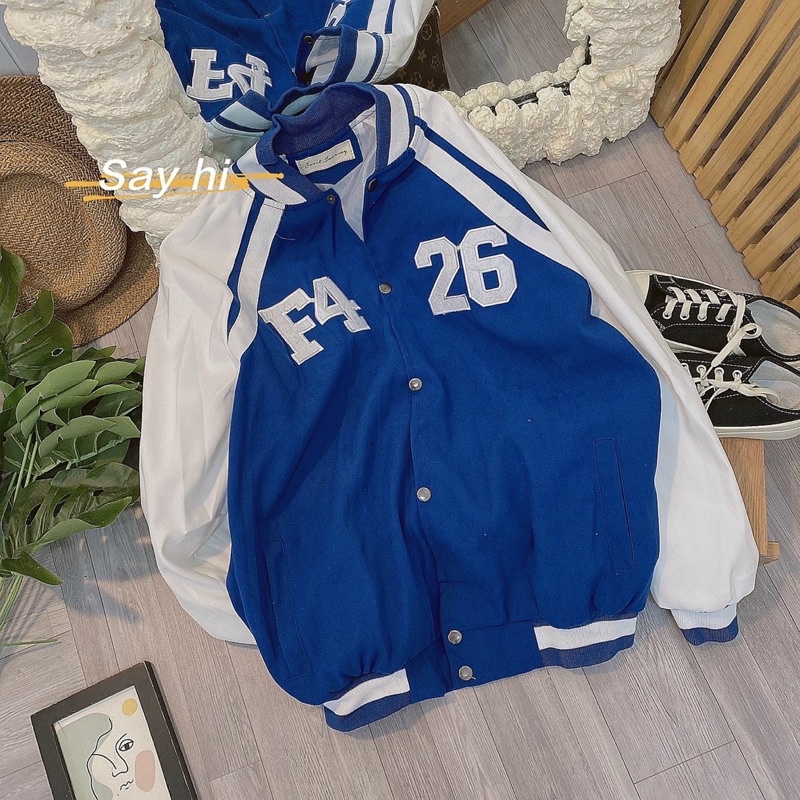 Áo khoác da lộn lót dù thêu chữ nút bấm