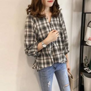 Áo sơ mi cổ V