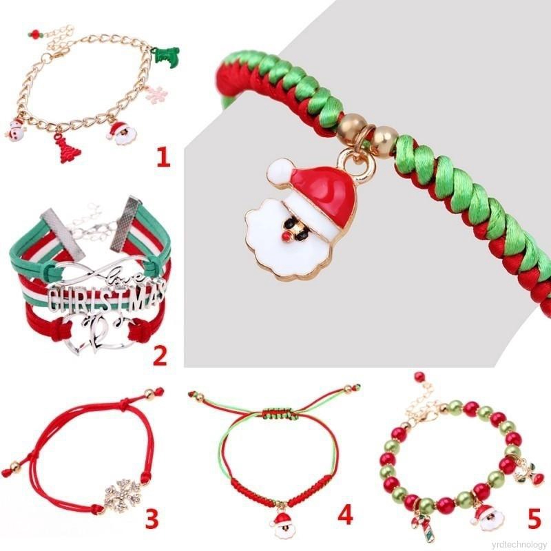 Vòng đeo tay kết hạt hình chiếc tất ông già Noel và tuần lộc