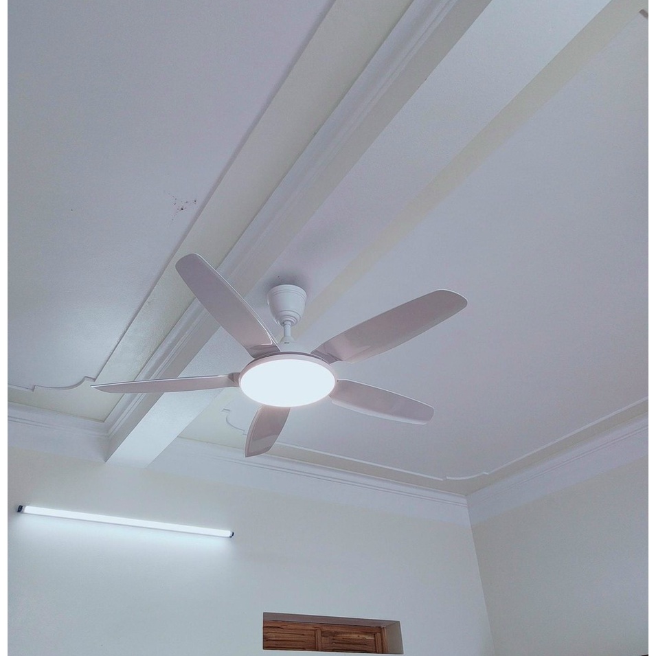 Quạt trần đèn SuperVilighitng, MS: S810, Động cơ DC 65W, sải cánh 1,32m, số cánh 05, Bảo hành động cơ 48 tháng