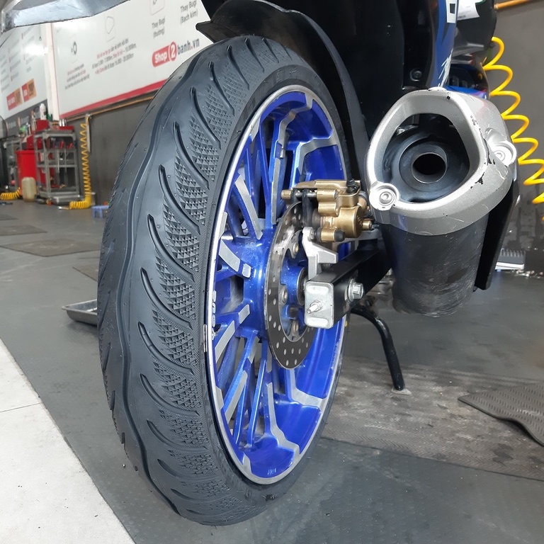 Vỏ Maxxis 110/70-17 với gai kim cương 3D không ruột