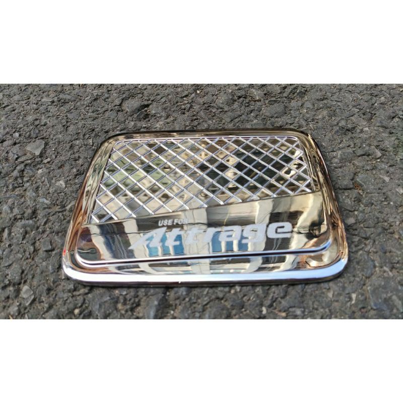 Combo ốp tay hõm + nắp xăng attrage( tùy chọn caro or 3 kẻ vạch)